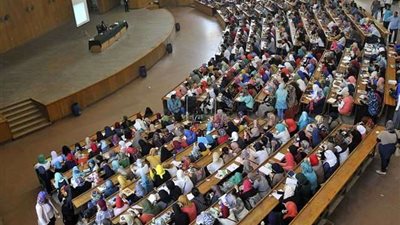 التعليم توضح حقيقة فصل أيام الحضور بين الطلاب والطالبات بالجامعات