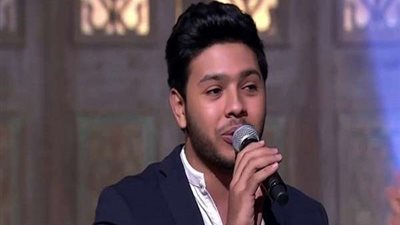 شاهد.. محمد شاهين يغني على تصفيق الجمهور