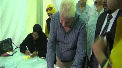 مرتضى منصور يدلي بصوته في الجمعية العمومية للزمالك (صور)