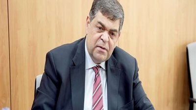 أشرف حاتم نطالب بغلق مصانع السجائر حتى لا يتعرض المواطنين للأمراض