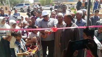 الزملوط يفتتح معرض بيع المستلزمات المدرسية بالموهوب في الداخلة