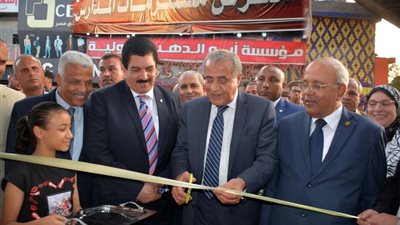 وزير التموين ومحافظ القليوبية يفتتحان معرض 