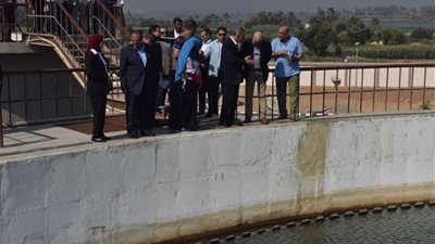 وزير الإسكان ومحافظ أسيوط يتفقدان محطات معالجة الصرف الصحي بالمحافظة