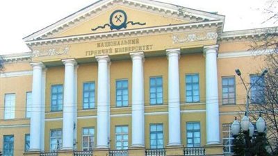 بعد التشكيك في نزاهة الجالية بأوكرانيا.. علي فاروق: سنستمر في مواجهة 