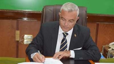 رئيس جامعة المنوفية يقرر صرف مكافأة مالية للعاملين بمناسبة العام الدراسي الجديد