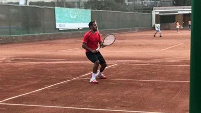 الأهلي يعلن جاهزية التنس الأرضي للدوري العام