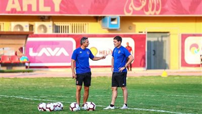 فايلر يبحث مع سيد عبد الحفيظ ترتيبات رحلة الأهلي لغينيا الاستوائية