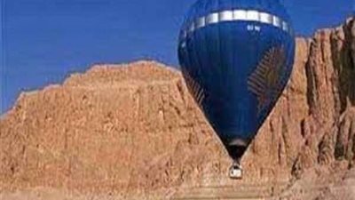 بعد توقف عدة شهور.. عودة رحلات البالون الطائر في الأقصر