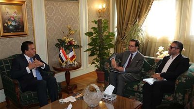 وزير التعليم العالي يبحث مع السفير الفرنسي دعم علاقات التعاون