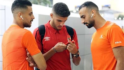 بالصور.. بعثتي الأهلي والمصري يتقابلان في 