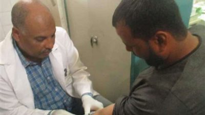 الكشف على 1401 مريض في قافلة طبية جنوب بني سويف