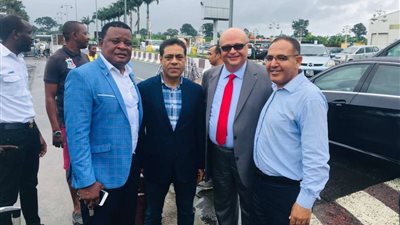 نائب رئيس اتحاد الكرة بغينيا الاستوائية يستقبل بعثة الأهلي