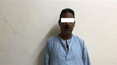 ضبط أحد الأشخاص بالمنيا بحوزته 277 قطعة أثرية بقصد الإتجار