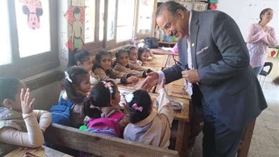 إقبال التلاميذ على المدارس في أول يوم دراسي ببني سويف