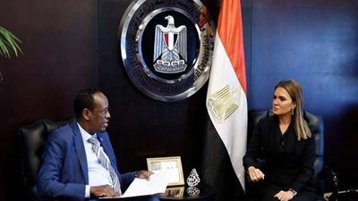 سحر نصر تلتقي وزير التجارة والصناعة الصومالي لبحث التعاون المشترك