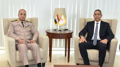 وزير الدفاع يعود إلى أرض الوطن بعد زيارته الرسمية لجمهورية قبرص