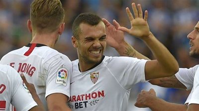 إشبيلية يفوز على ألافيس ويتصدر الدوري الإسباني