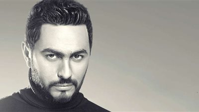 على طريقته الخاصة.. تامر حسني يروج لفيلم 