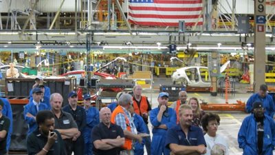 نقابة عمال السيارات الأمريكية تدعو لإضراب ضد 