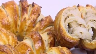 لصحة أولادك.. أسهل طريقة لتحضير المعجنات بالجبنة والشمر