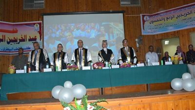 جامعة أسيوط تحتفل بتخريج الدفعة الـ54 من أبناء كلية الطب البيطري