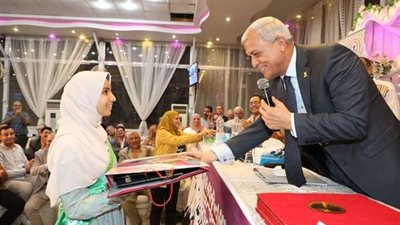 محافظ المنوفية يكرم أوائل 