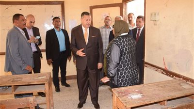 محافظ بني سويف يتفقد الاستعدادات النهائية للعام الدراسي الجديد