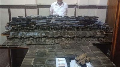 ضبط 730 طربة لمخدر الحشيش بحوزة عنصر إجرامي بمطروح