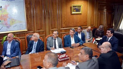 محافظ القليوبية يبحث سبل تطوير منطقة مُسطرد بشبرا الخيمة