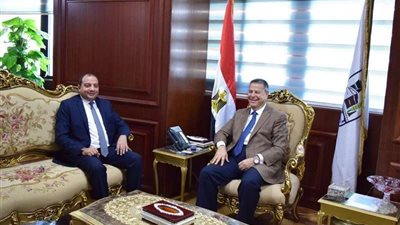 رئيس جامعة بني سويف يهنئ المحافظ بافتتاح الديوان الجديد