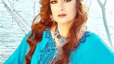 شاهد.. سيمون تثير الجدل وتصدم الجمهور