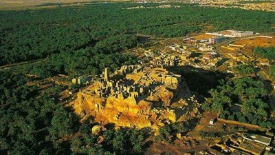 تيسيرًا على المزارعين بواحة سيوة.. حفر بئر وفلة العميق بالواحة