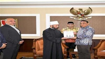 سفيرنا بجاكرتا يستقبل مستشار رئيس الجمهورية للشئون الدينية