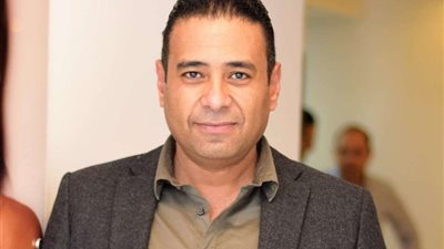 استشاري يحدد المرشحين المحتملين لعلاج التثدي بالجراحة