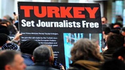 أنقرة تحاكم صحفيين أمريكان بسبب مقال كتباه عن أزمة العملة التركية