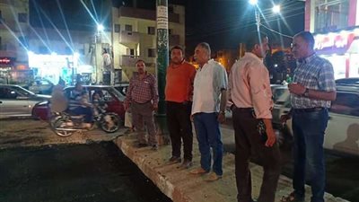 استكمال أعمال تطوير شارع المكتبات غرب أسيوط بعد انتهاء رصفه