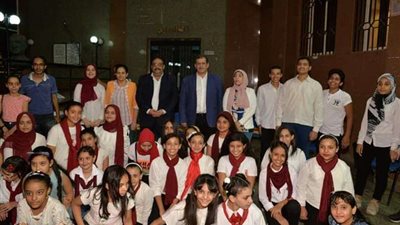 سكرتير عام أسيوط يشارك الأطفال احتفالهم بختام الأنشطة الصيفية بقصر الثقافة