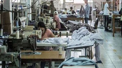 مقترح برلماني بإسقاط قروض الشباب المتعثريين.. 