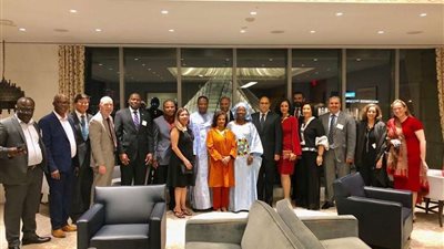 بالصور.. سفير مصر لدى كندا يفتتح معرض 