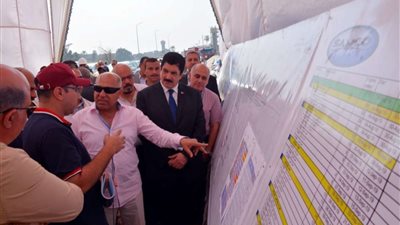 وزير النقل يتفقد أعمال تطوير إنشاء كوبريين بطريق 