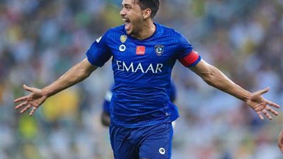 الهلال يحسم الكلاسيكو بالفوز على الاتحاد وينفرد بالصدارة