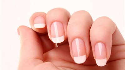 طبيبة تكشف طرق التخلص من فطريات الأظافر.. وكيفية الوقاية منها