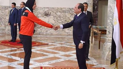 السيسي يوجه بإطلاق اسم فريال عبد العزيز على الكوبري الجديد بمحور طه حسين