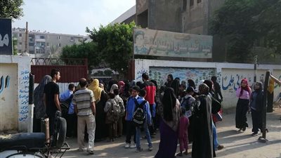 بالصور.. بدء الدراسة بمختلف الصفوف التعليمية بالقليوبية
