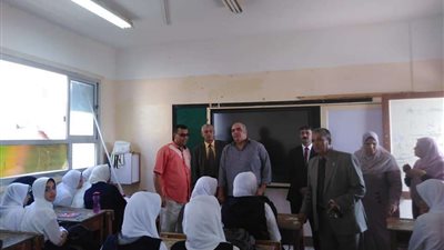 رئيس حوش عيسى يتفقد سير العملية التعليمية بالبحيرة