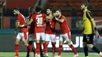 مدافع الأهلي يجري مسحة طبية اليوم