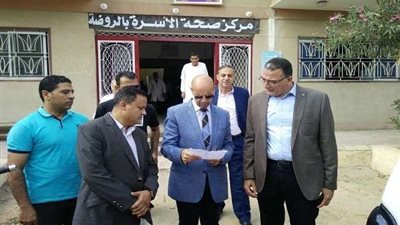 وكيل صحة الشرقية يفتتح عيادة ومعمل الأسنان بمركز طب الأسرة بالروضة