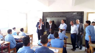 النيلي يتابع انطلاق الموسم التعليمي الجديد لمدارس حي الشروق بمطروح