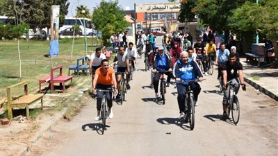 رئيس جامعة السادات يشارك فى ماراثون للدراجات
