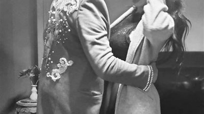 أحمد الفيشاوي وزوجته يشعلان مواقع السوشيال ميديا بصورة